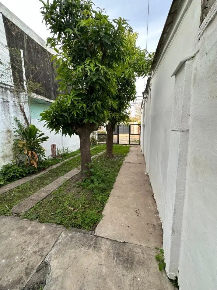 CASA EN VENTA EN CALLE ARTURO ILLIA 1850 4