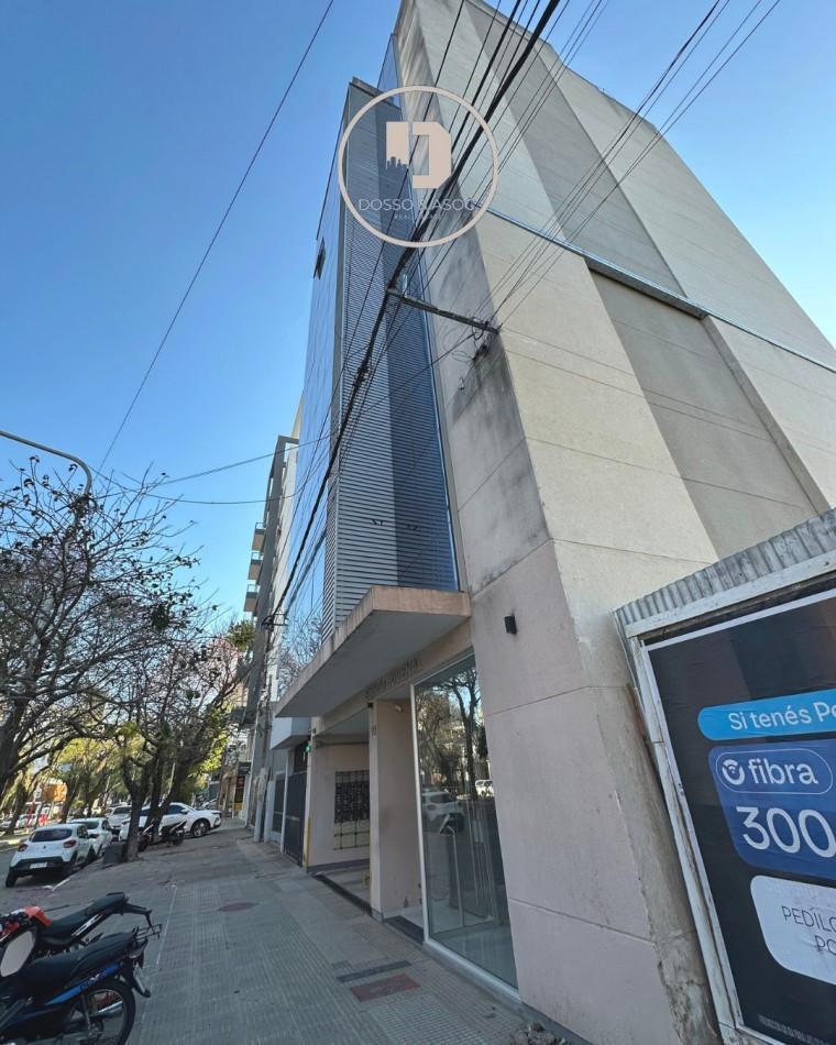 Foto de Oficina en venta - Edificio Juvenal, Av. Sarmiento 783, imagen 1