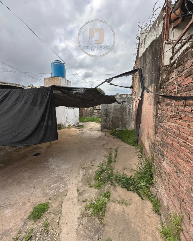 Foto de VENDE PROPIEDAD A RECICLAR — A metros del Regimiento Ejercito Argentino, imagen 3