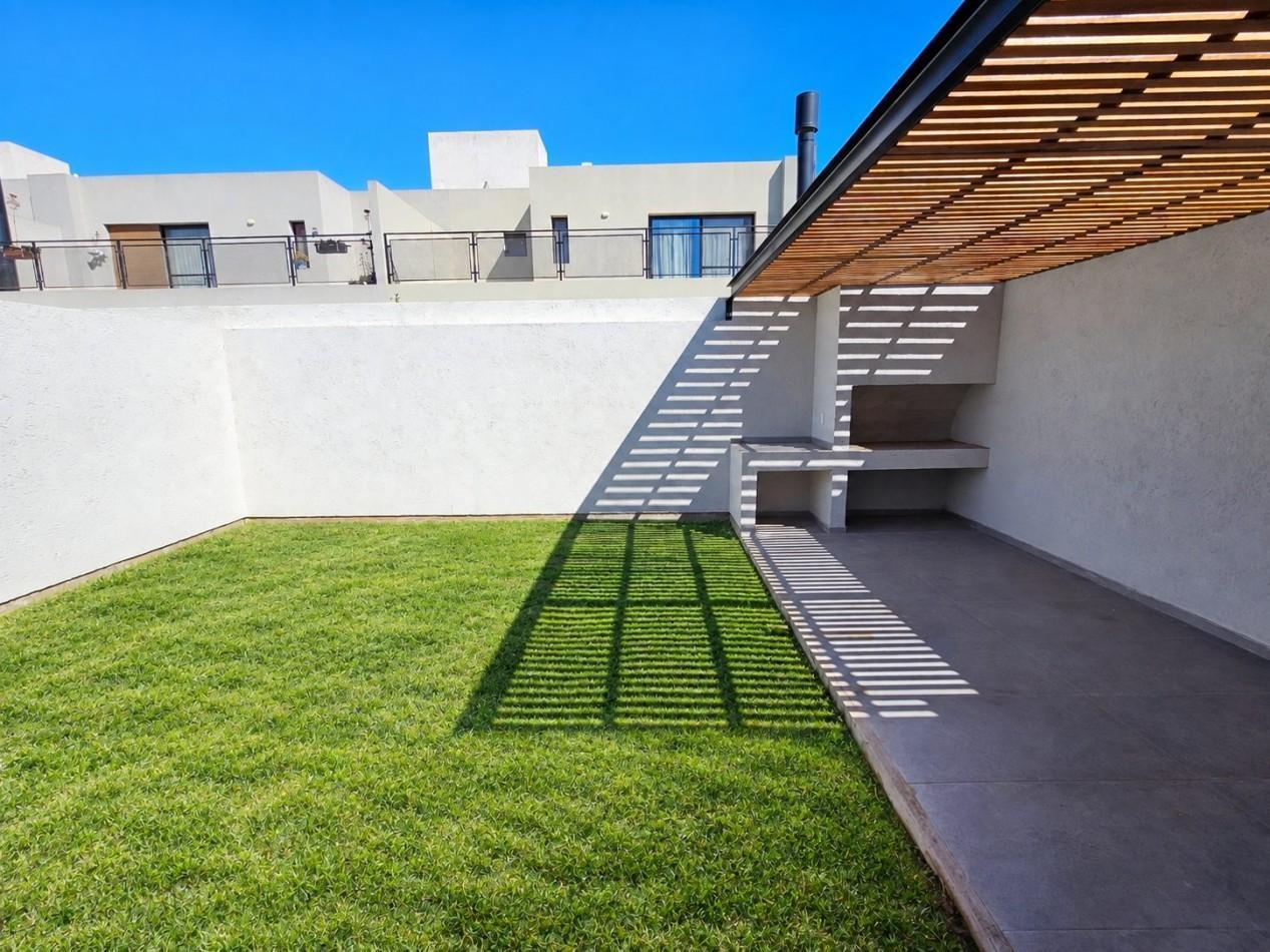 Foto de CASA A ESTRENAR 2 DORM / EN PLANTA BAJA / CON SUITE Y GALERIA/ SAN, imagen 2