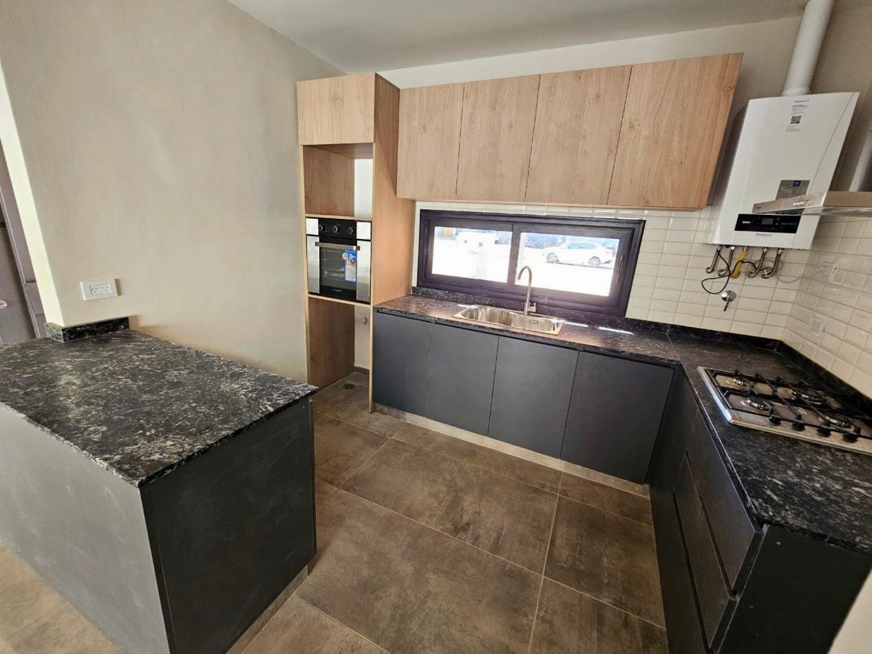 Foto de CASA A ESTRENAR 2 DORM / EN PLANTA BAJA / CON SUITE Y GALERIA/ SAN, imagen 3