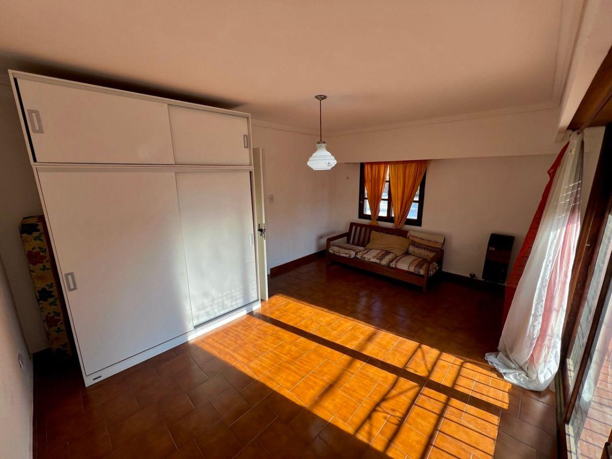 Foto de Casa imperdible en Esquina | Depto, garaje y taller independientes +, imagen 5
