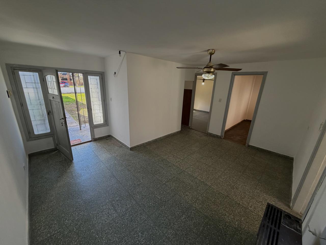 Foto de Oportunidad Real | Casa con Terreno Propio | Construcción Sólida | Gran, imagen 2