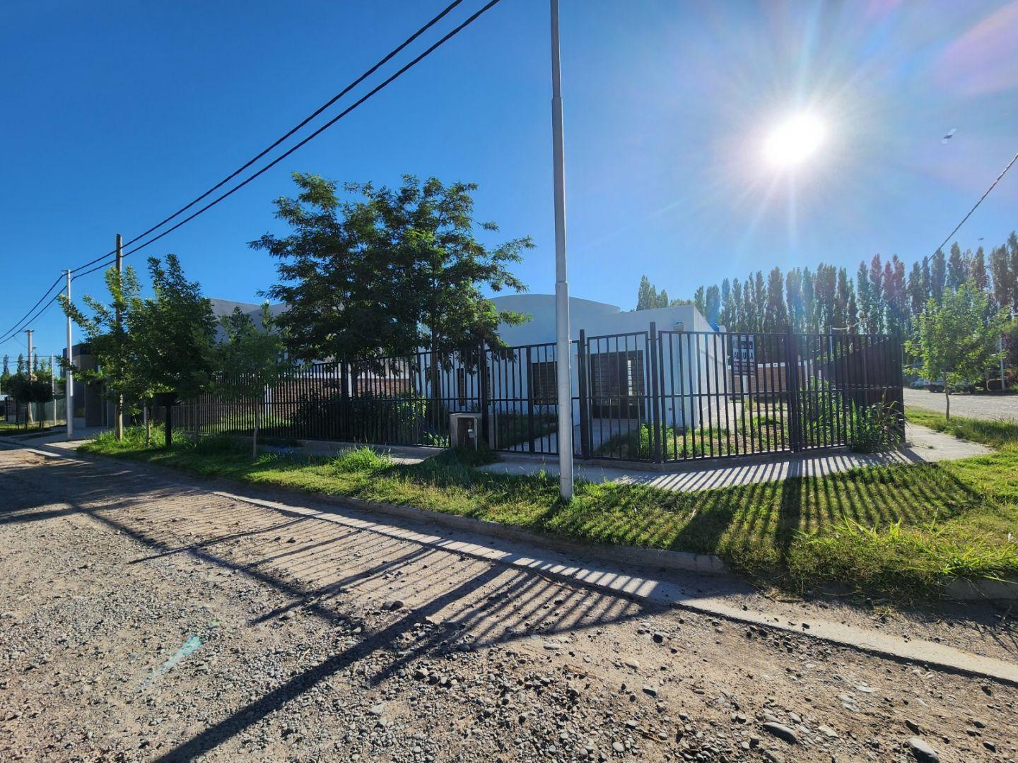 Alquilo Local 220m²