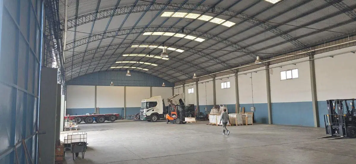 Alquilo Galpones 1200 Y 600m2 4