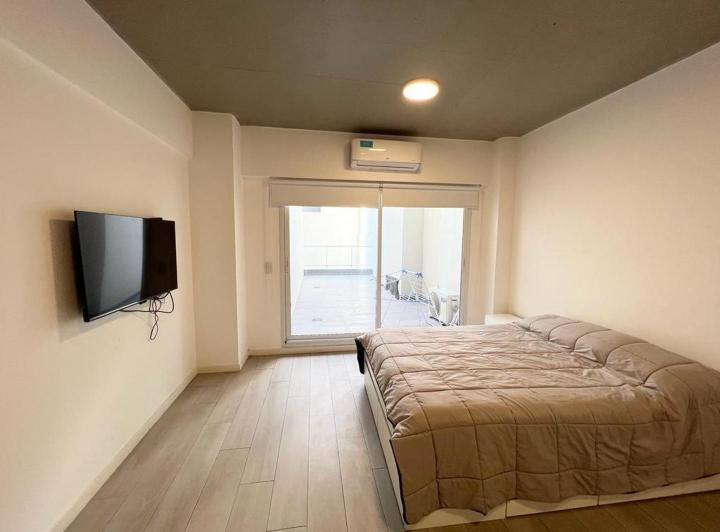 Departamento alquiler temporario con patio-Hospital Italiano 4