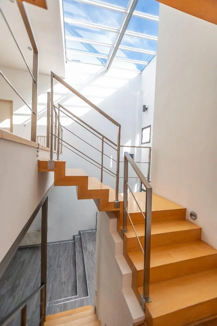 Casa moderna con jardín, piscina y cochera – Lomas de Núñez 8
