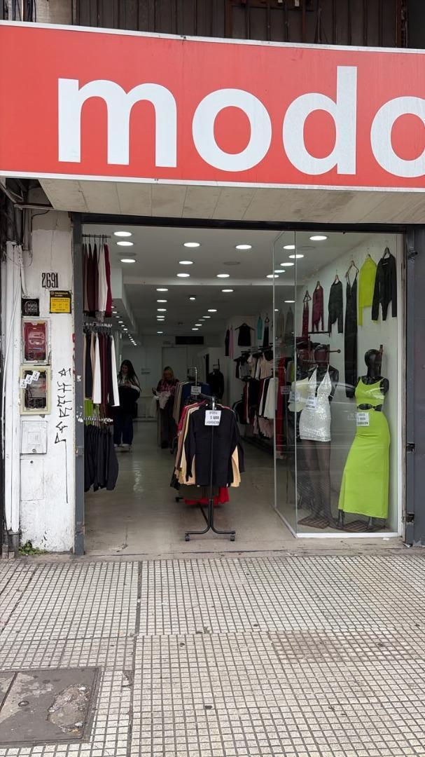 Foto de Local en Alquiler - Once, imagen 1