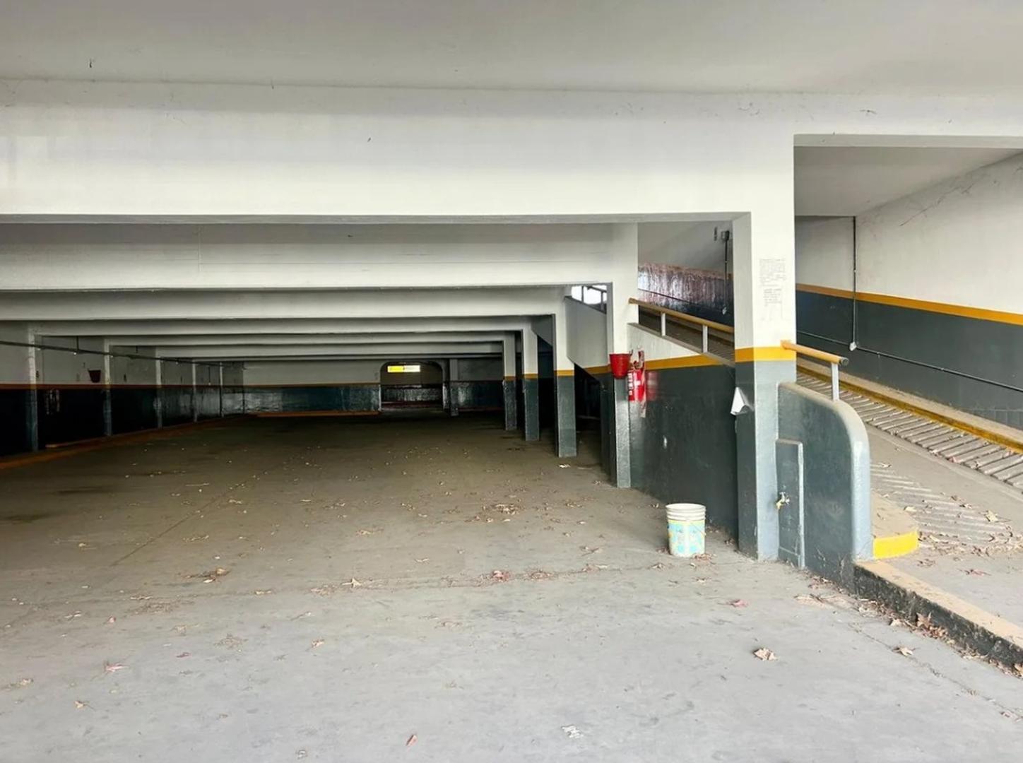 Foto de Deposito/Galpon en Venta - Flores, imagen 1