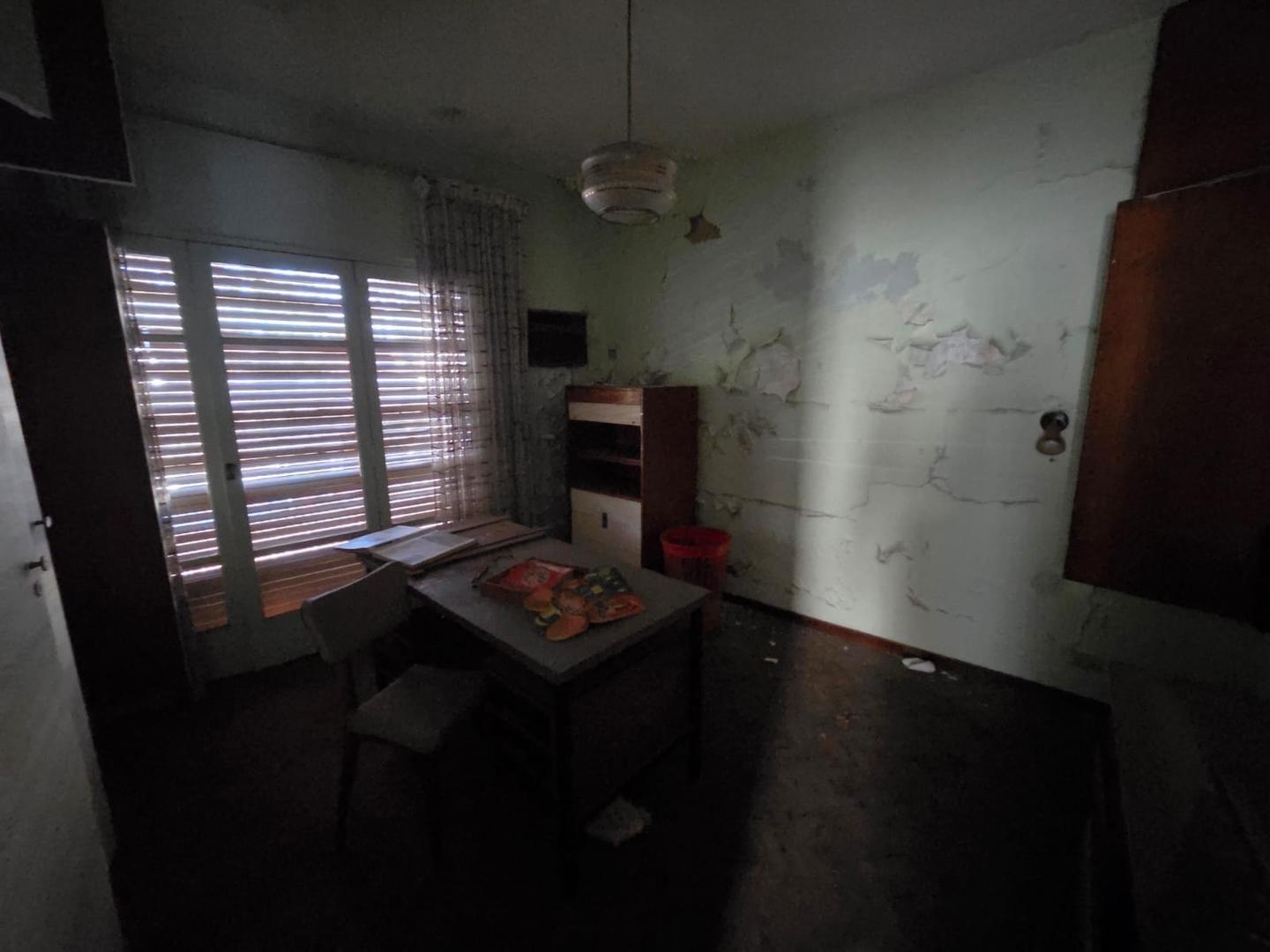 Foto de Casa en Venta - A refaccionar! - Villa Devoto, imagen 2