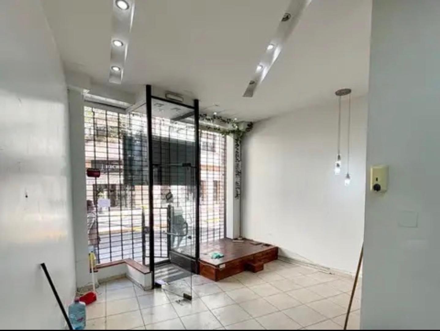 Foto de Local en venta- recoleta, imagen 2