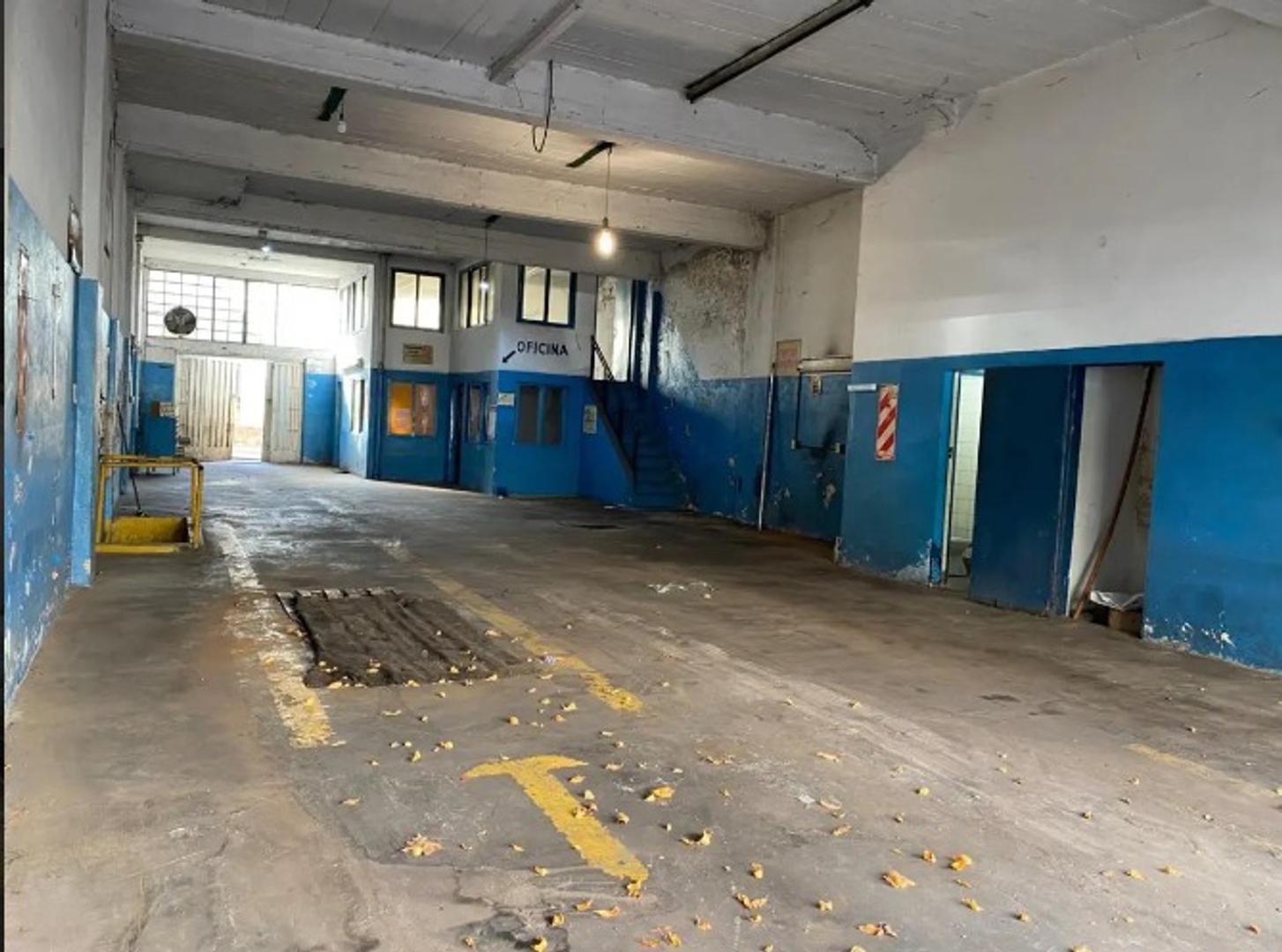 Foto de Local En Alquiler- Balvanera-Con Oficinas, imagen 2