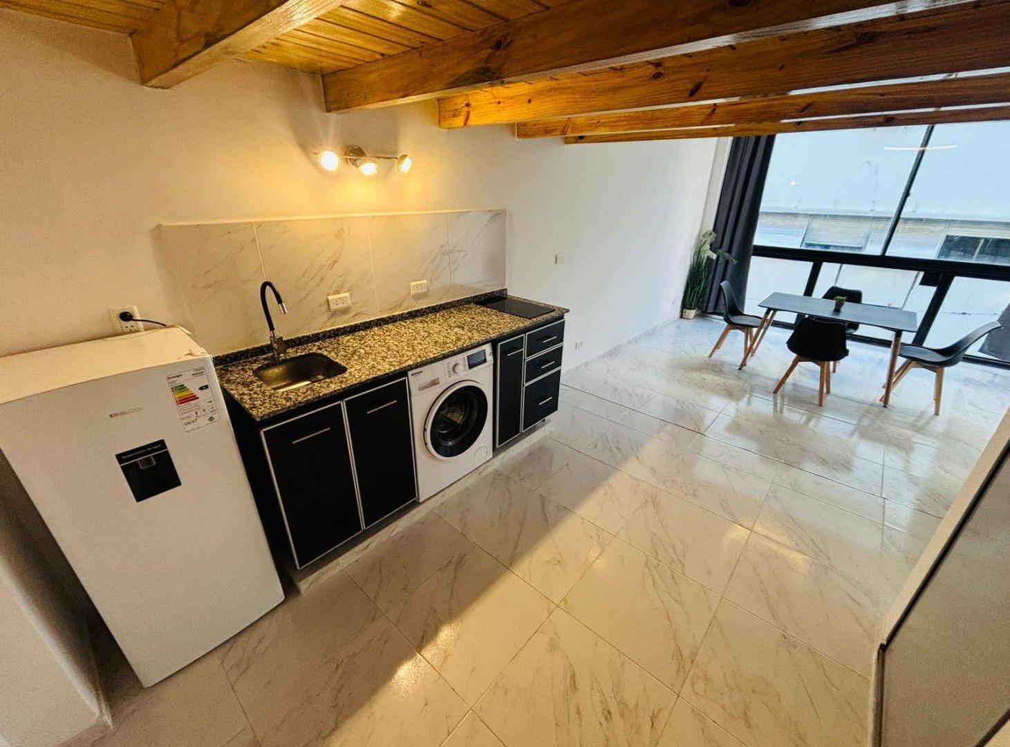 Foto de DepartamentoLavalle 500 | Loft reciclado a nuevo, luminoso y con una, imagen 5