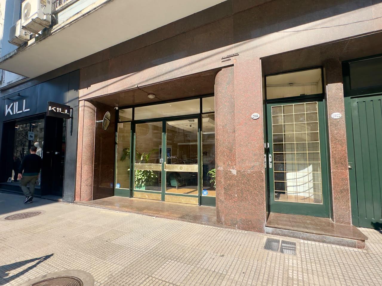 Foto de Departamento de 3 Dormitorios, dependencia y espacio guardacoche en, imagen 2
