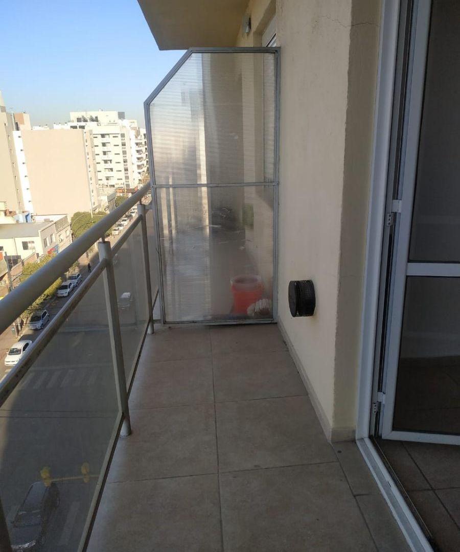 VENDO AV. 24 DE SEPTIEMBRE EXTERNO CON BALCON, ACEPTAN MASCOTA - ESCRITURA