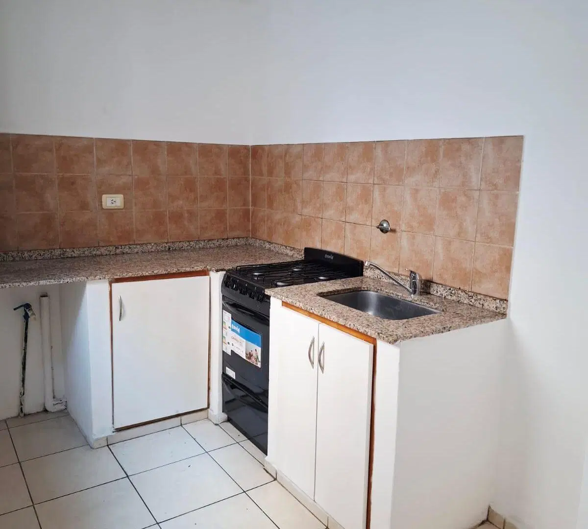 Alquilo 9 de Julio 2000 a ms Av. Colon- Departamento 1 Dormitorio c/ Bañera -Excelente zona 5
