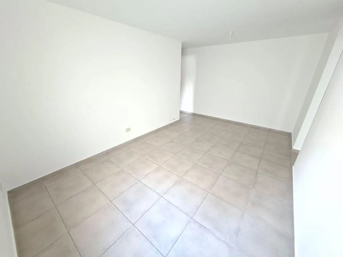 Alquilo departamento 1 dormitorio C/ Cochera a cuadras del Nuevo Centro Shopping 2