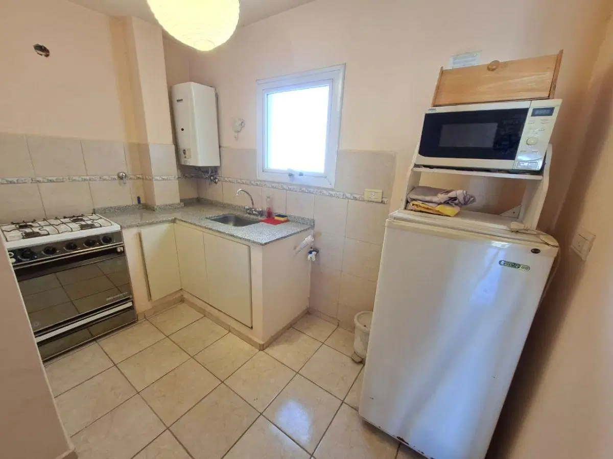 VENDO DEPARTAMENTO 1 DORMITO CON BALCON, AMUEBLADO, UBICACION EXTRATÉGICA, CON ESCRITURA 5