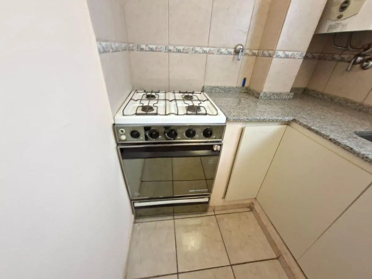 VENDO DEPARTAMENTO 1 DORMITO CON BALCON, AMUEBLADO, UBICACION EXTRATÉGICA, CON ESCRITURA 2