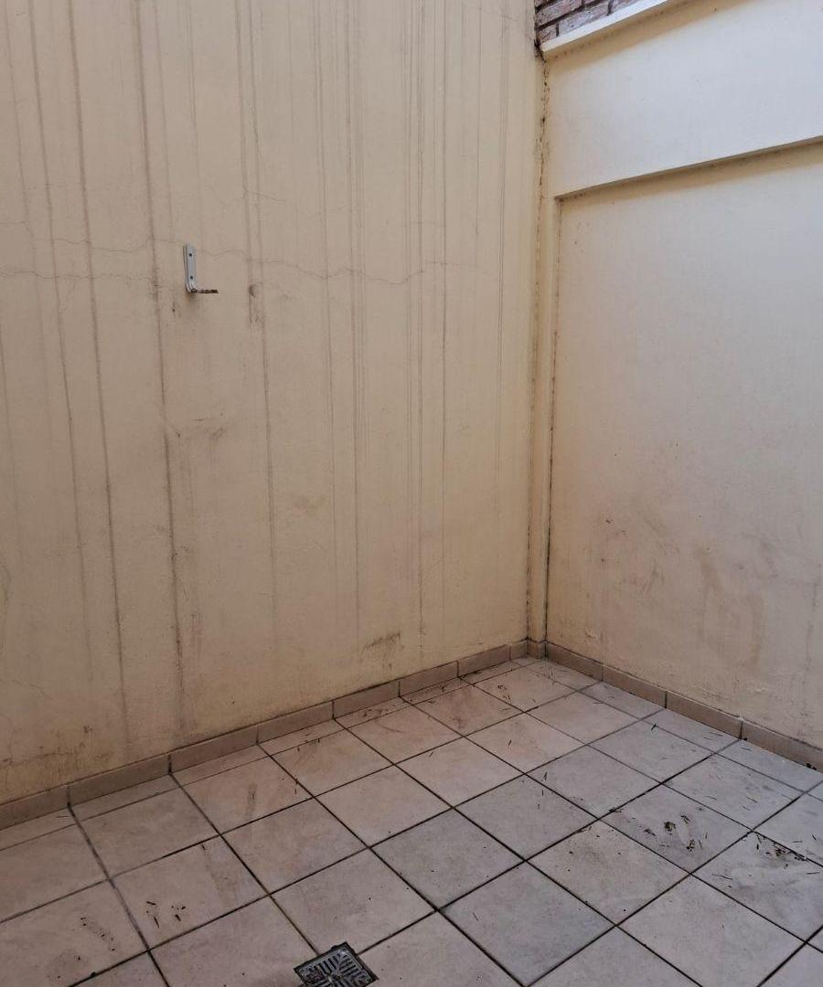 Foto de ALQUILO 1 DORMITORIO ,GRAN LIVIN COMEDOR c/PATIO: NO MASCOTA - Externo, imagen 4