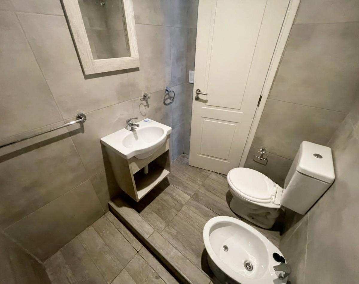 Departamento PH 2 Ambientes Planta Baja Al Frente en Venta 2