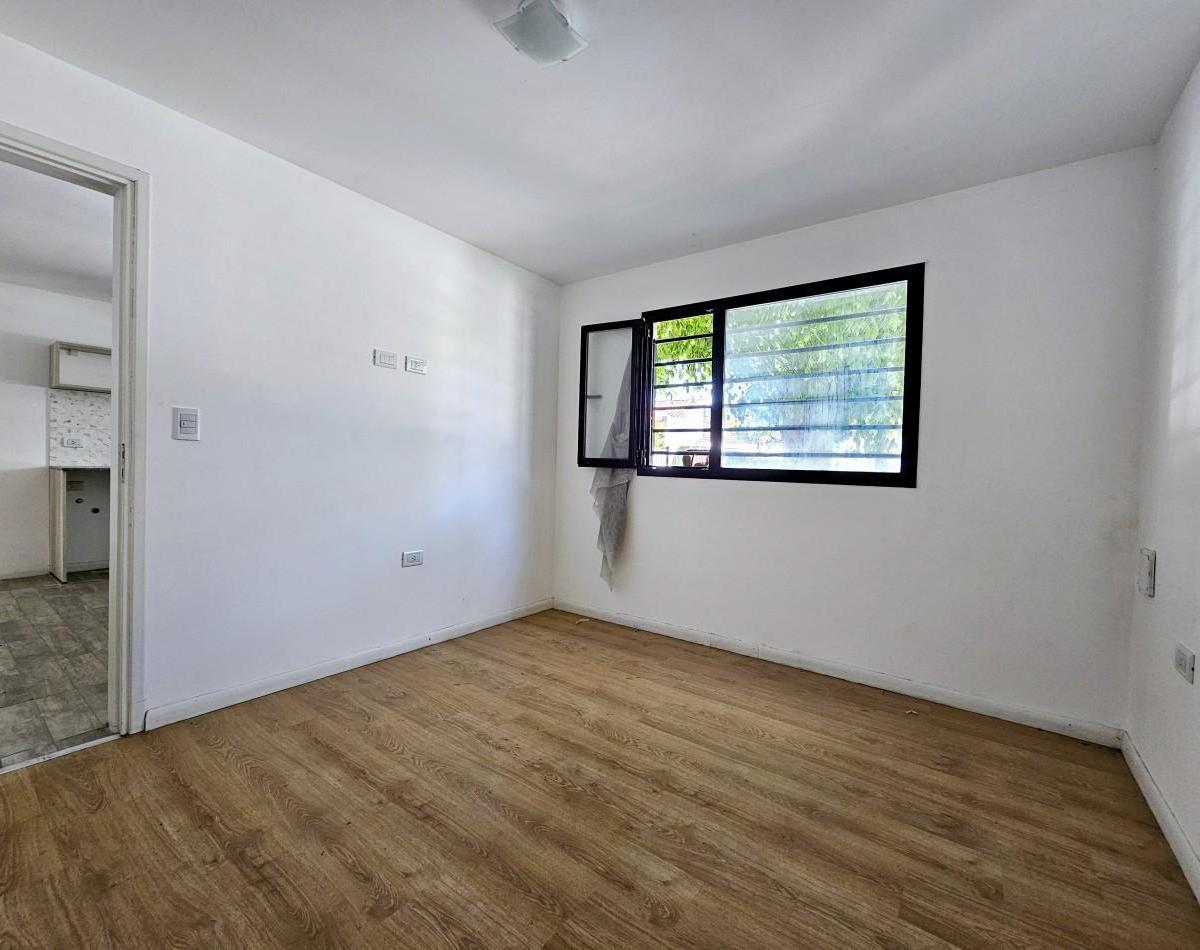 Departamento PH 2 Ambientes Planta Baja Al Frente en Venta 4