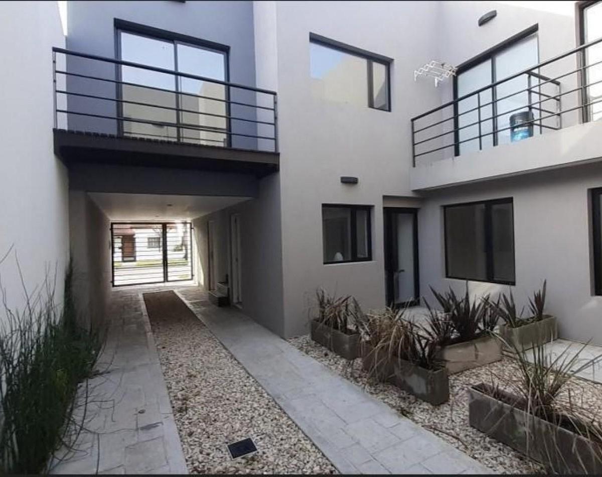 Departamento PH 2 Ambientes Planta Baja Al Frente en Venta 3