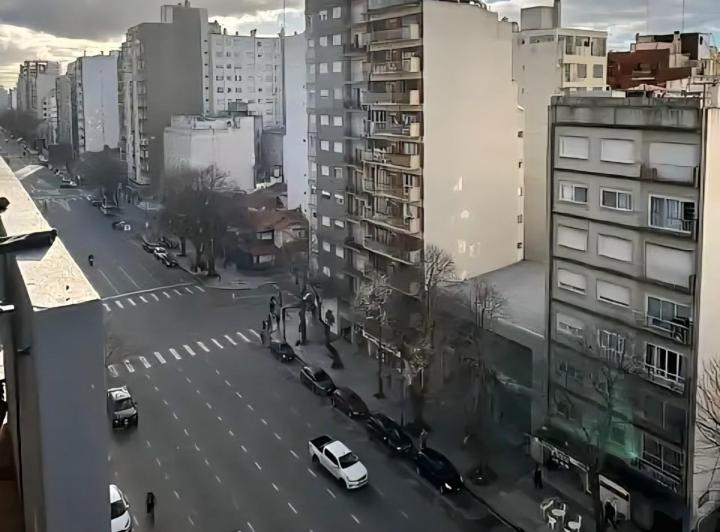 Monoambiente al frente totalmente reciclado a nuevo en plaza mitre! 3