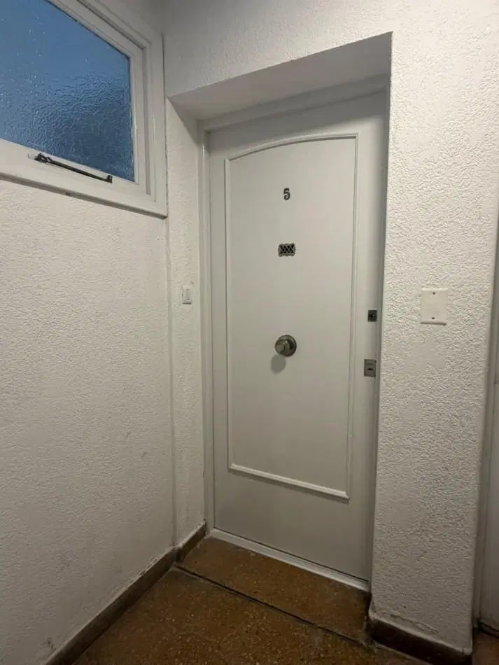 Departamento 3 ambientes con dos patios propios en venta 8