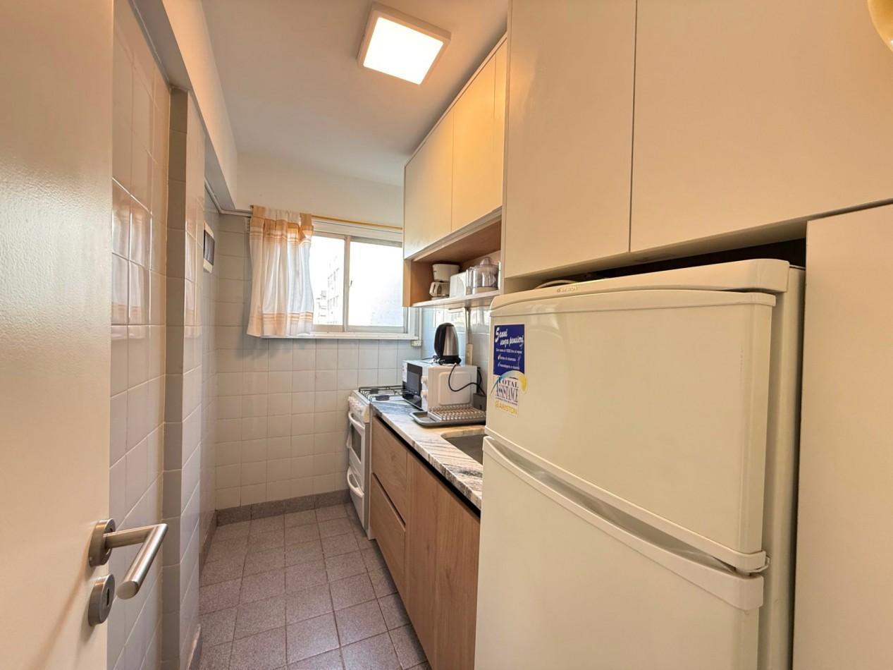 Foto de Monoambiente a la calle con balcon saliente en venta, imagen 3