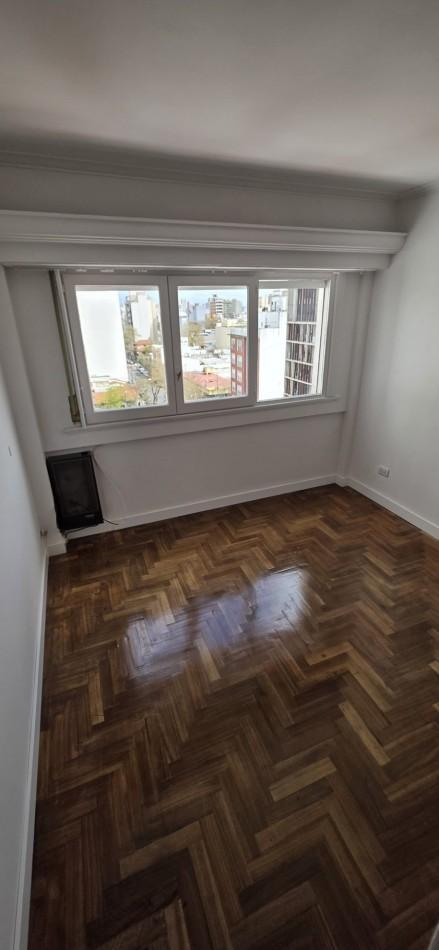 Foto de Departamento 2 ambientes con dependencia y balcon saliente al frente, imagen 2