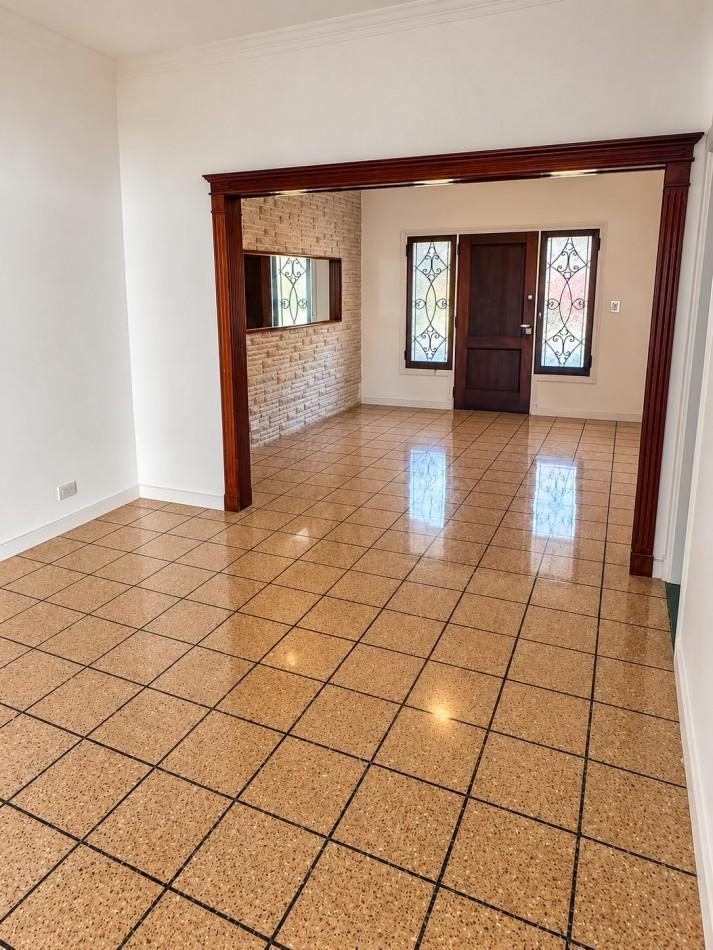 Foto de CHALET 4 AMBIENTES EN VENTA ZONA LOMAS DE STELLA MARIS, imagen 3