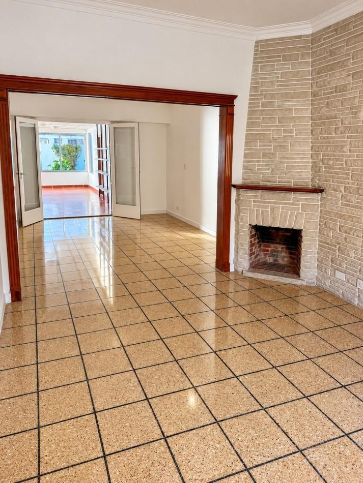 Foto de CHALET 4 AMBIENTES EN VENTA ZONA LOMAS DE STELLA MARIS, imagen 2