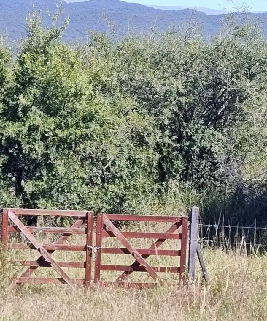 Vendo lote de terreno con una edificacion iniciada de 110 metros 5