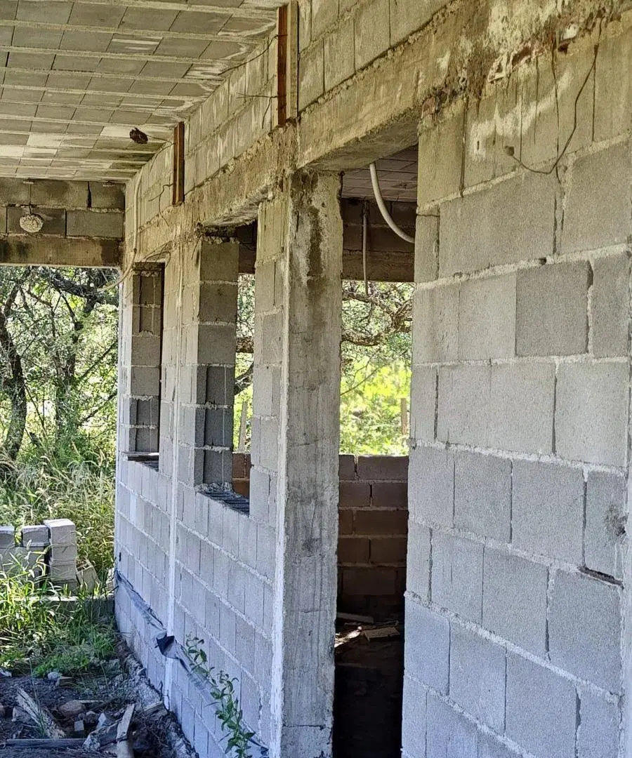 Vendo lote de terreno con una edificacion iniciada de 110 metros 4
