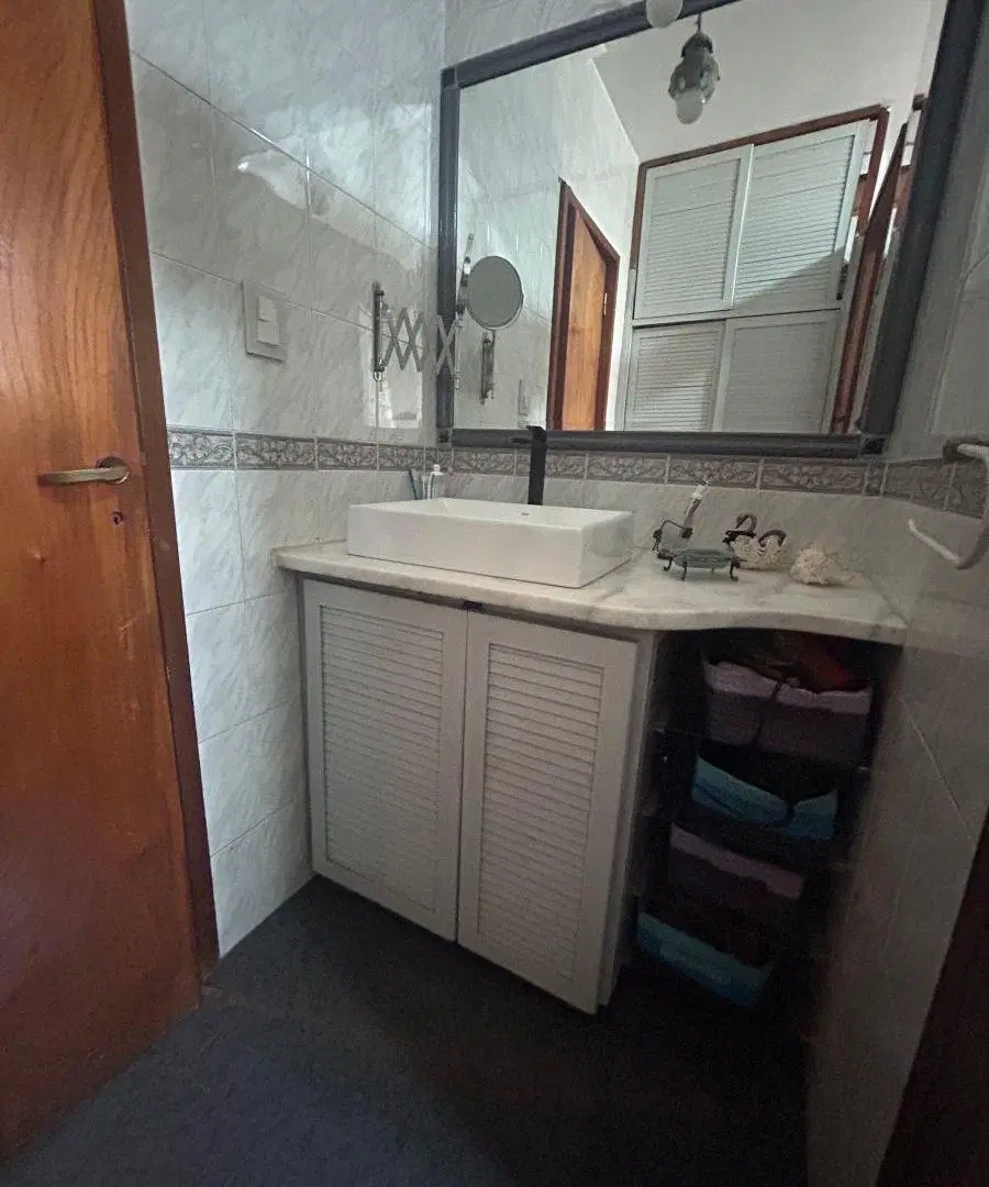 Casa de cuatro dormitorios, pileta, con terminaciones de calidad. 4