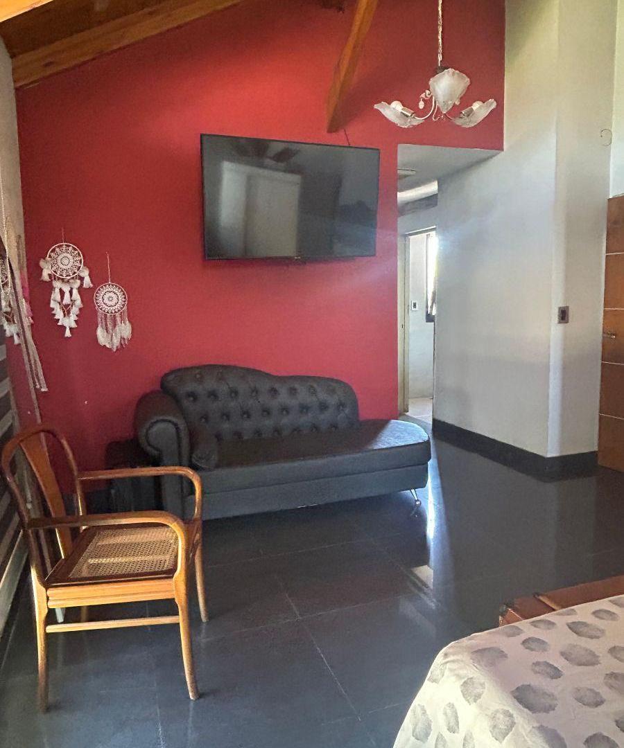 Foto de Casa de cuatro dormitorios, pileta, con terminaciones de calidad., imagen 3