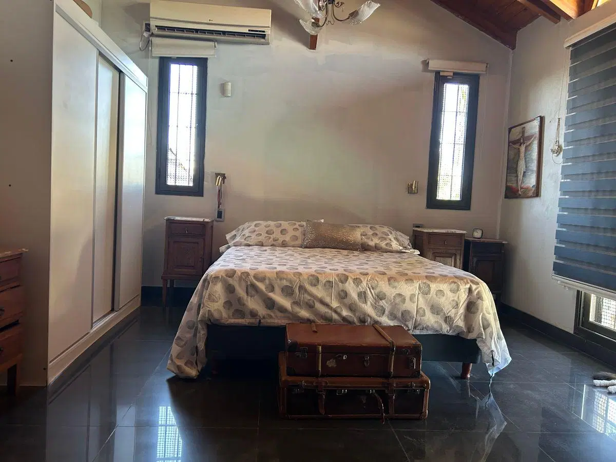 Casa de cuatro dormitorios, pileta, con terminaciones de calidad. 2