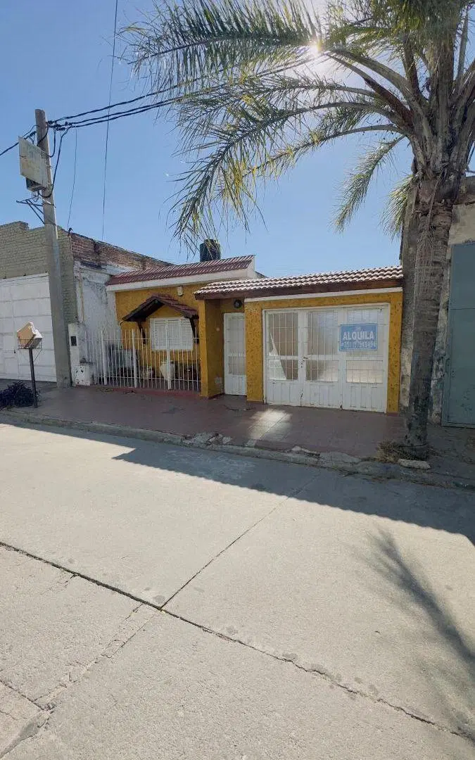CASA de 3 DORMITORIOS EN ALQUILER 3
