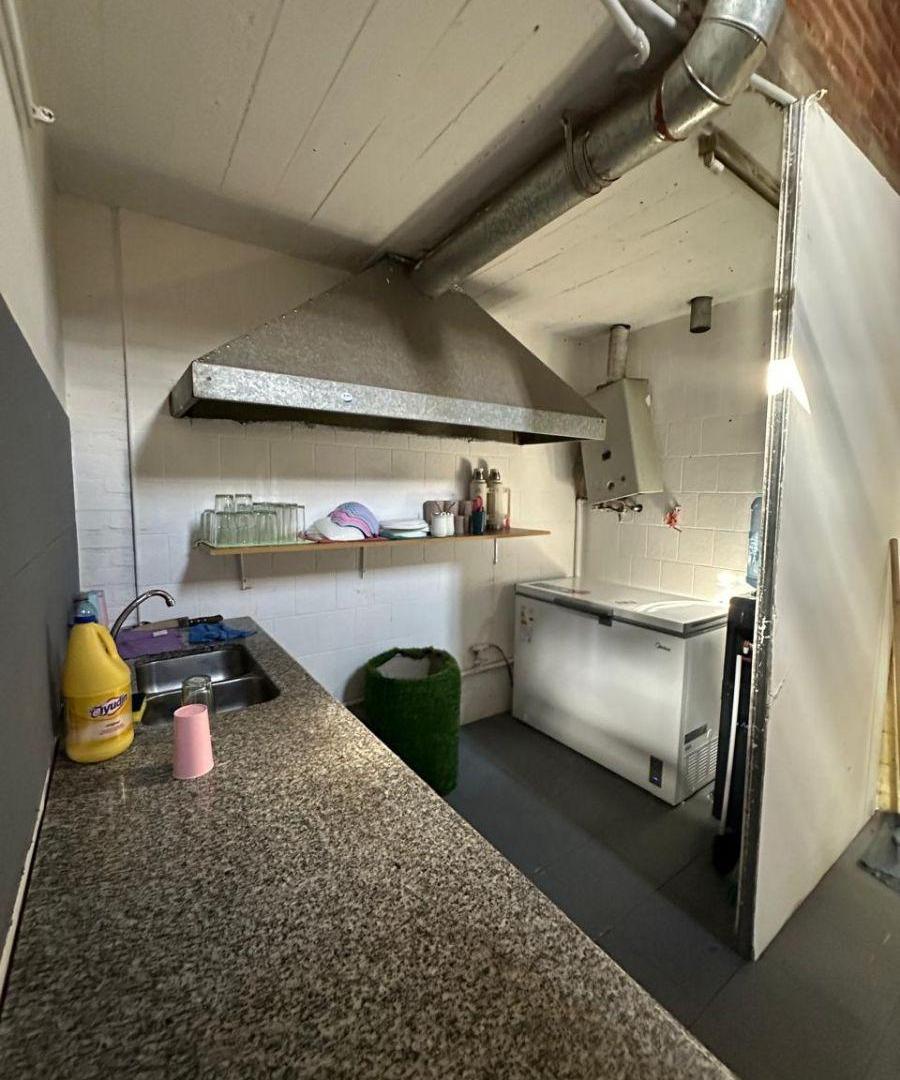 Foto de VENDE, CASA LOCAL, ESQUINA EN BARRIO LAS PALMAS, imagen 2