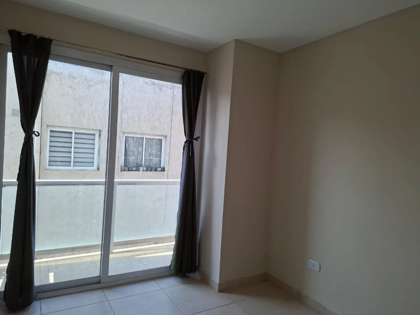 UBICADISIMO DEPARTAMENTO UN DORMITORIO. GUAYMALLEN 4