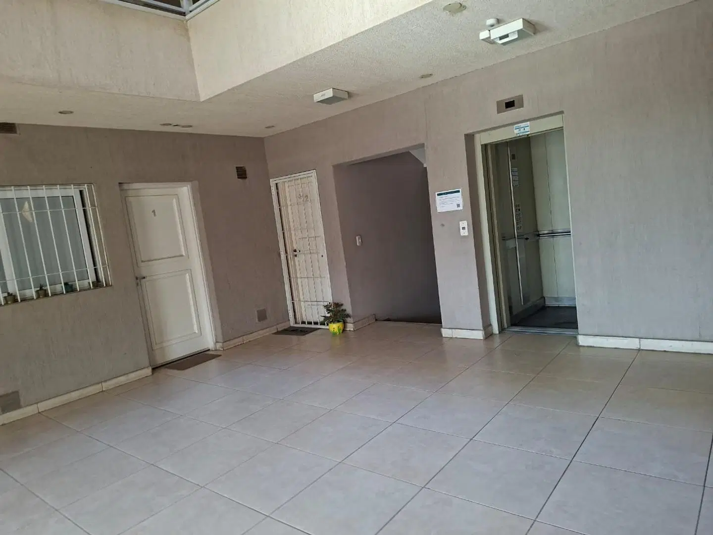 UBICADISIMO DEPARTAMENTO UN DORMITORIO. GUAYMALLEN 5