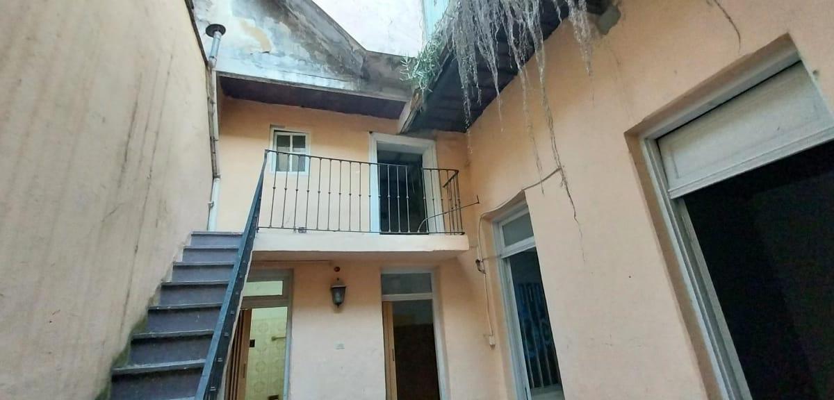 PH en Venta de 4 Dorm. con Local Al Frente en Parque Patricios 4