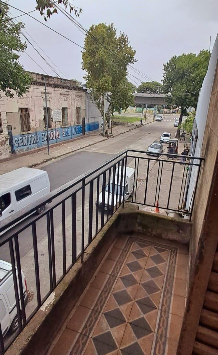 Departamento en Venta de 2 Dorm. con Local en Parque Patricios 4