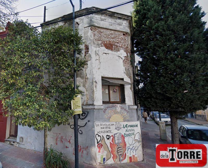 Casa en Venta a Refaccionar de 2 Dorm. en Parque Patricios 1