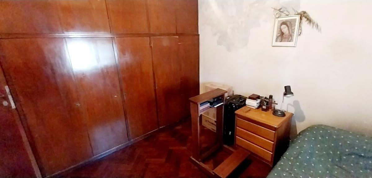 Casa en Venta de 5 Dorm. en Parque Patricios 3