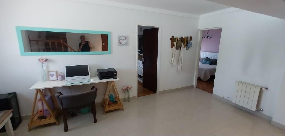 PH en Venta de 3 Dorm., Balcón y Terraza. Excelente Estado 2