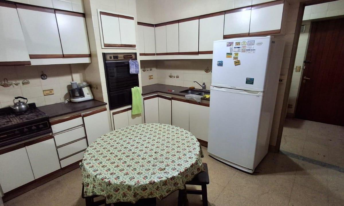 Casa en Venta de 5 Dorm., Balcón, Jardín, Cochera, en Parque Patricios 3
