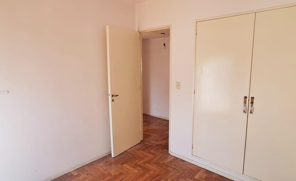 Departamento en Venta de 3 Dorm. Al Frente en Parque Patricios 4