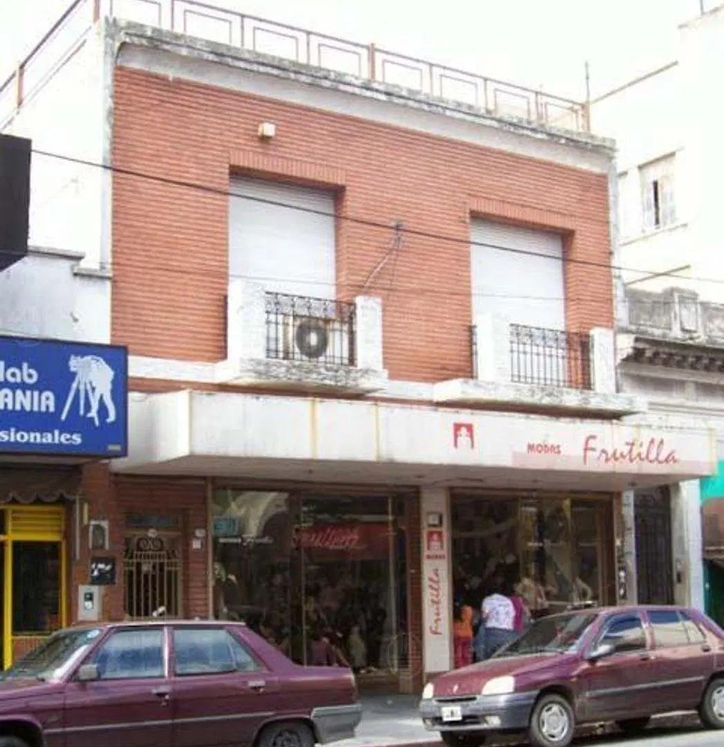 Terreno en pleno centro comercial de parque de los patricios 5